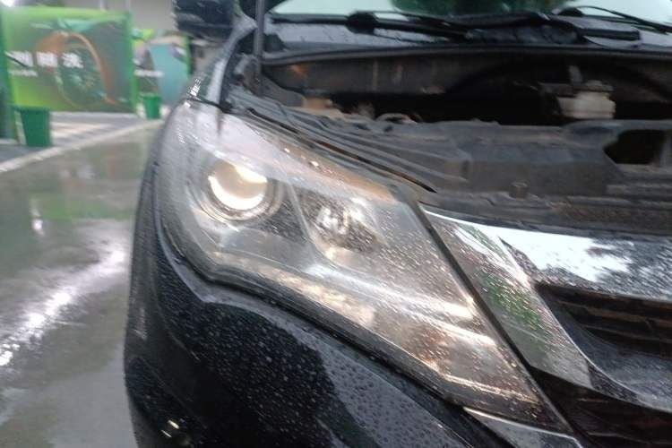 Used BYD S7 2015 2.0T Upgraded Automatic Luxury Version Right Front Headlight
