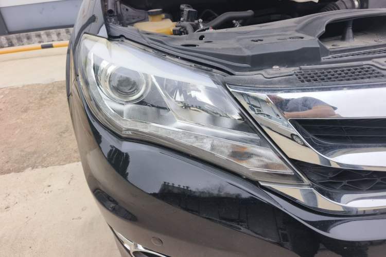 Used BYD S7 2015 2.0T Upgraded Automatic Flagship Version Right Front Headlight