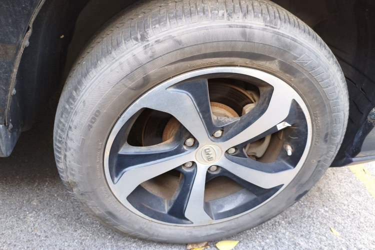 Used BYD S7 2015 2.0T Upgraded Automatic Luxury Version Right Front Wheel Hub