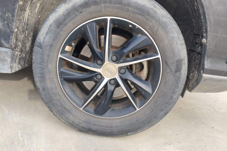 Used BYD S7 2015 1.5T Upgraded Manual Luxury Model Right Front Wheel Hub