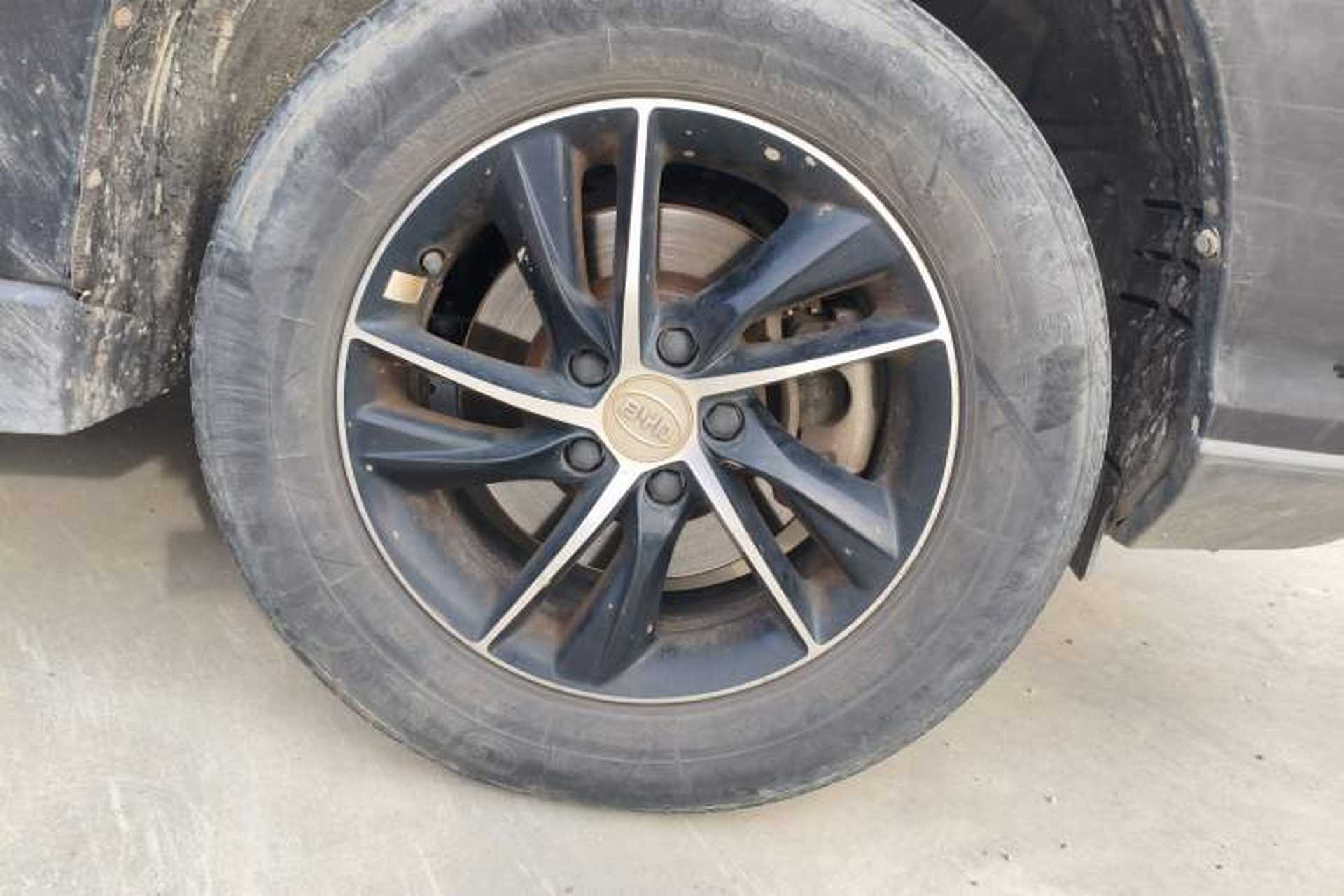 Used BYD S7 2015 1.5T Upgraded Manual Luxury Model Right Front Wheel Hub