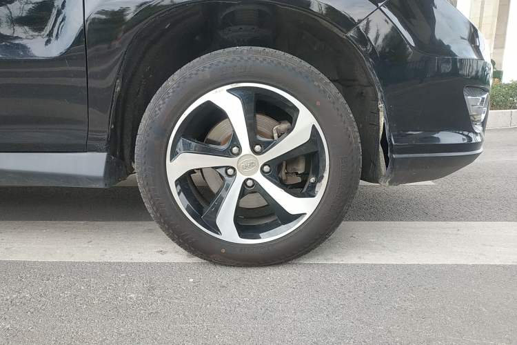 Used BYD S7 2015 2.0T Automatic Prestige Model Right Front Wheel Hub
