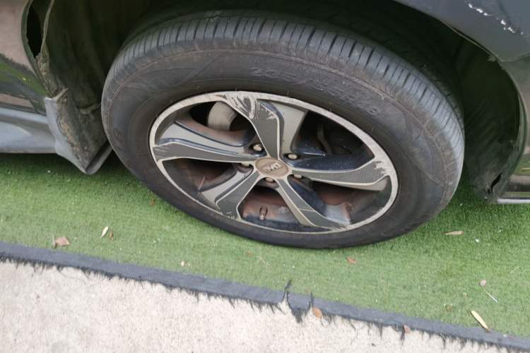 Used BYD S7 2015 2.0T Automatic Flagship Edition Right Front Wheel Hub