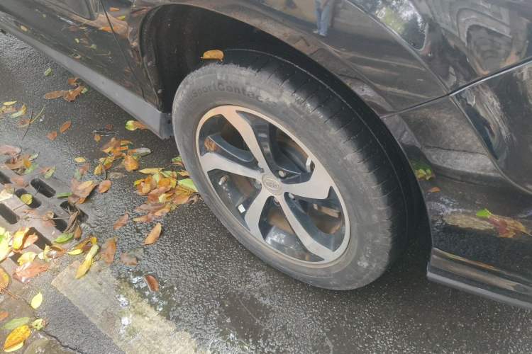 Used BYD S7 2015 2.0T Upgraded Automatic Flagship Version Right Front Wheel Hub