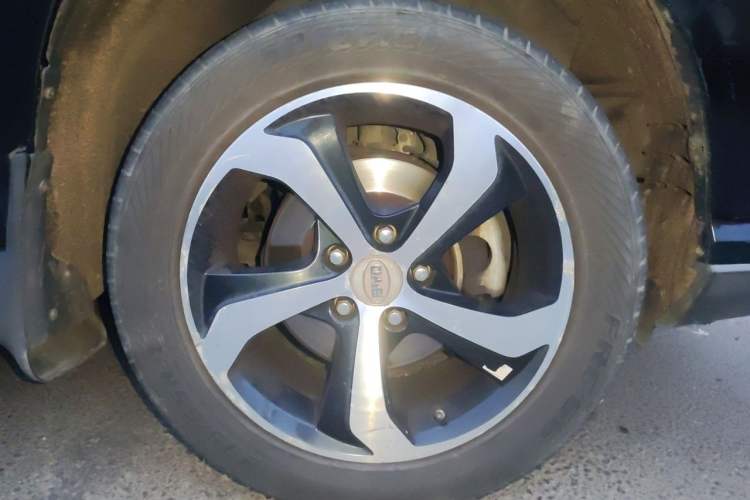 Used BYD S7 2015 2.0T Automatic Flagship Edition Right Front Wheel Hub