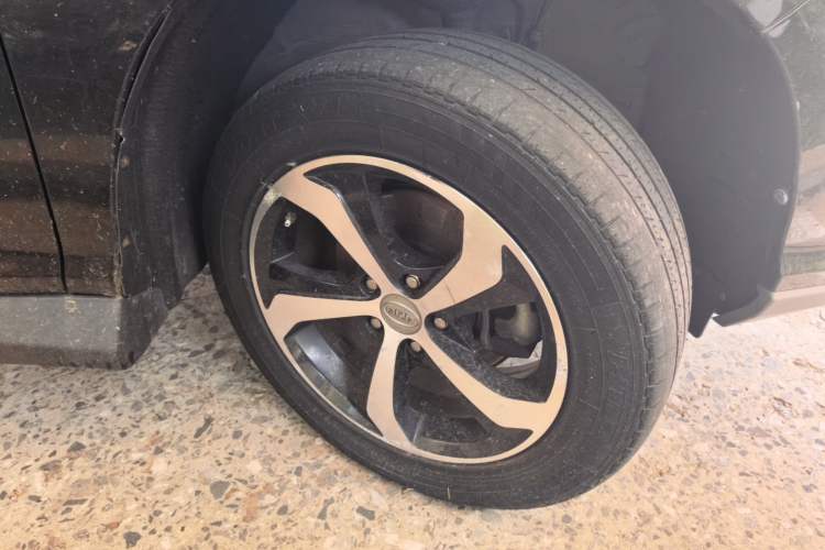 Used BYD S7 2015 2.0T Automatic Flagship Edition Right Front Wheel Hub