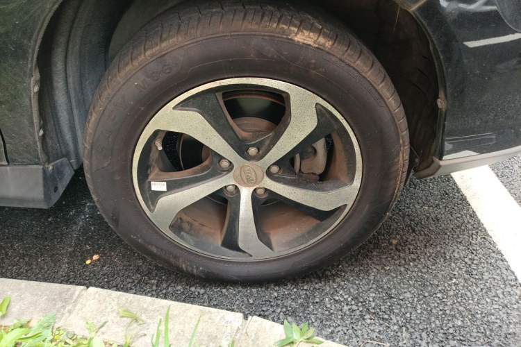 Used BYD S7 2015 2.0T Upgraded Automatic Luxury Version Right Front Wheel Hub