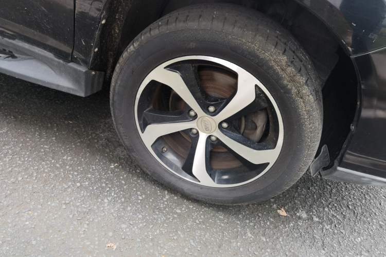 Used BYD S7 2015 2.0T Automatic Flagship Edition Right Front Wheel Hub