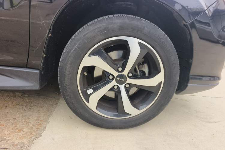 Used BYD S7 2015 2.0T Upgraded Automatic Flagship Version Right Front Wheel Hub