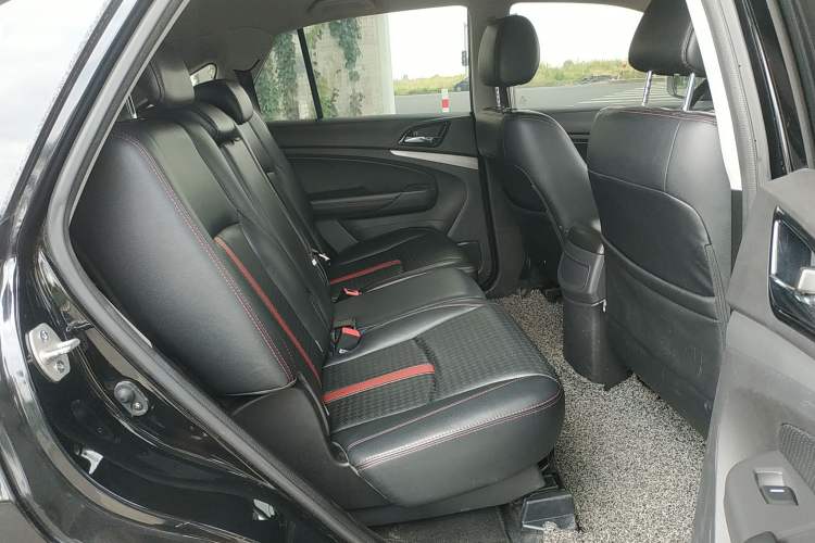 Used BYD S7 2015 2.0T Automatic Prestige Model Right Rear Seat