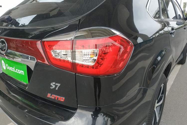 Used BYD S7 2015 2.0T Automatic Prestige Model Right Rear Taillight