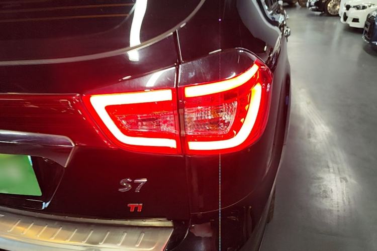 Used BYD S7 2015 1.5T Upgraded Manual Luxury Model Right Rear Taillight