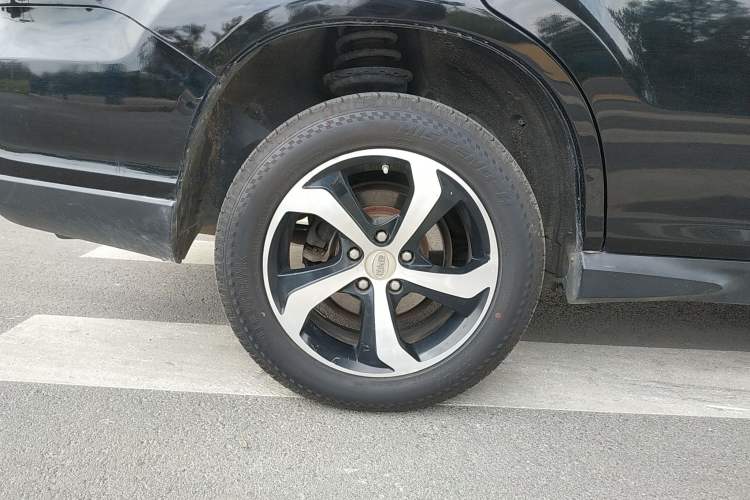 Used BYD S7 2015 2.0T Automatic Prestige Model Right Rear Wheel Hub
