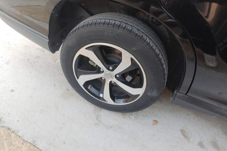 Used BYD S7 2015 2.0T Upgraded Automatic Luxury Version Right Rear Wheel Hub