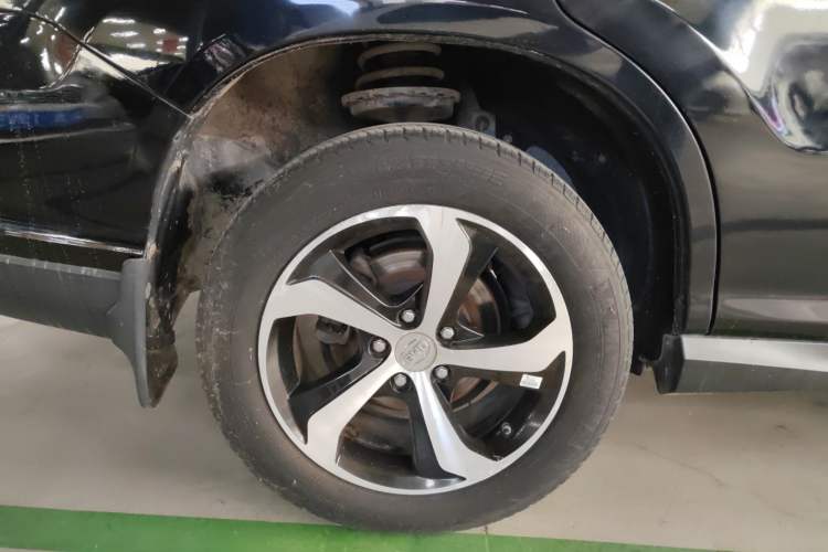 Used BYD S7 2015 2.0T Upgraded Automatic Luxury Version Right Rear Wheel Hub