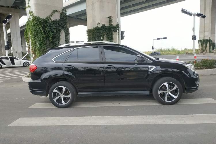 Used BYD S7 2015 2.0T Automatic Prestige Model Right Side