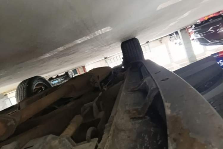 Used BYD S7 2015 2.0T Automatic Prestige Model Right Side Sill