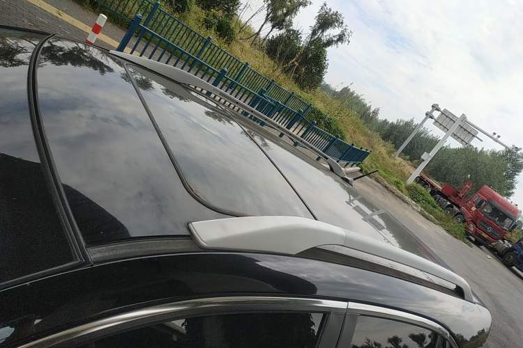 Used BYD S7 2015 2.0T Automatic Prestige Model Roof