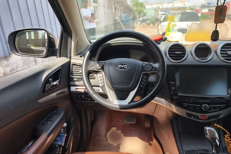 Used BYD S7 2015 2.0T Upgraded Automatic Flagship Version Steering Wheel