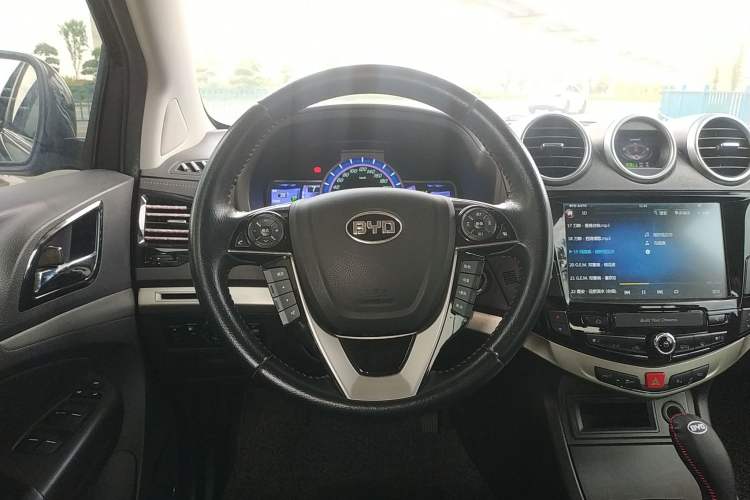 Used BYD S7 2015 2.0T Automatic Prestige Model Steering Wheel