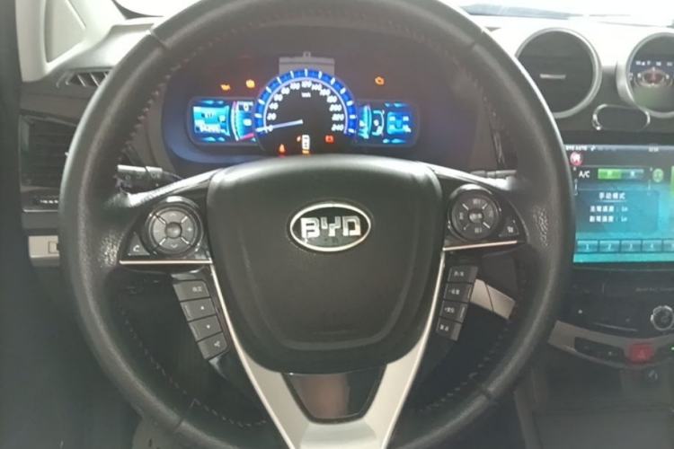 Used BYD S7 2015 2.0T Automatic Prestige Model Steering Wheel