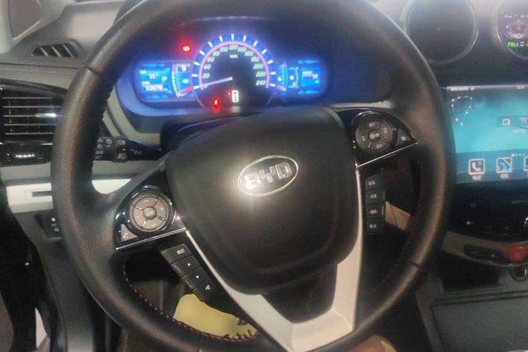 Used BYD S7 2015 2.0T Automatic Prestige Model Steering Wheel