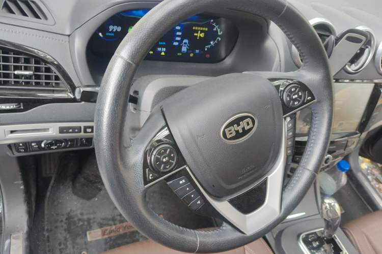 Used BYD S7 2015 2.0T Upgraded Automatic Flagship Version Steering Wheel