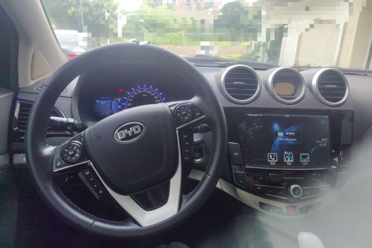 Used BYD S7 2015 2.0T Upgraded Automatic Luxury Version Steering Wheel