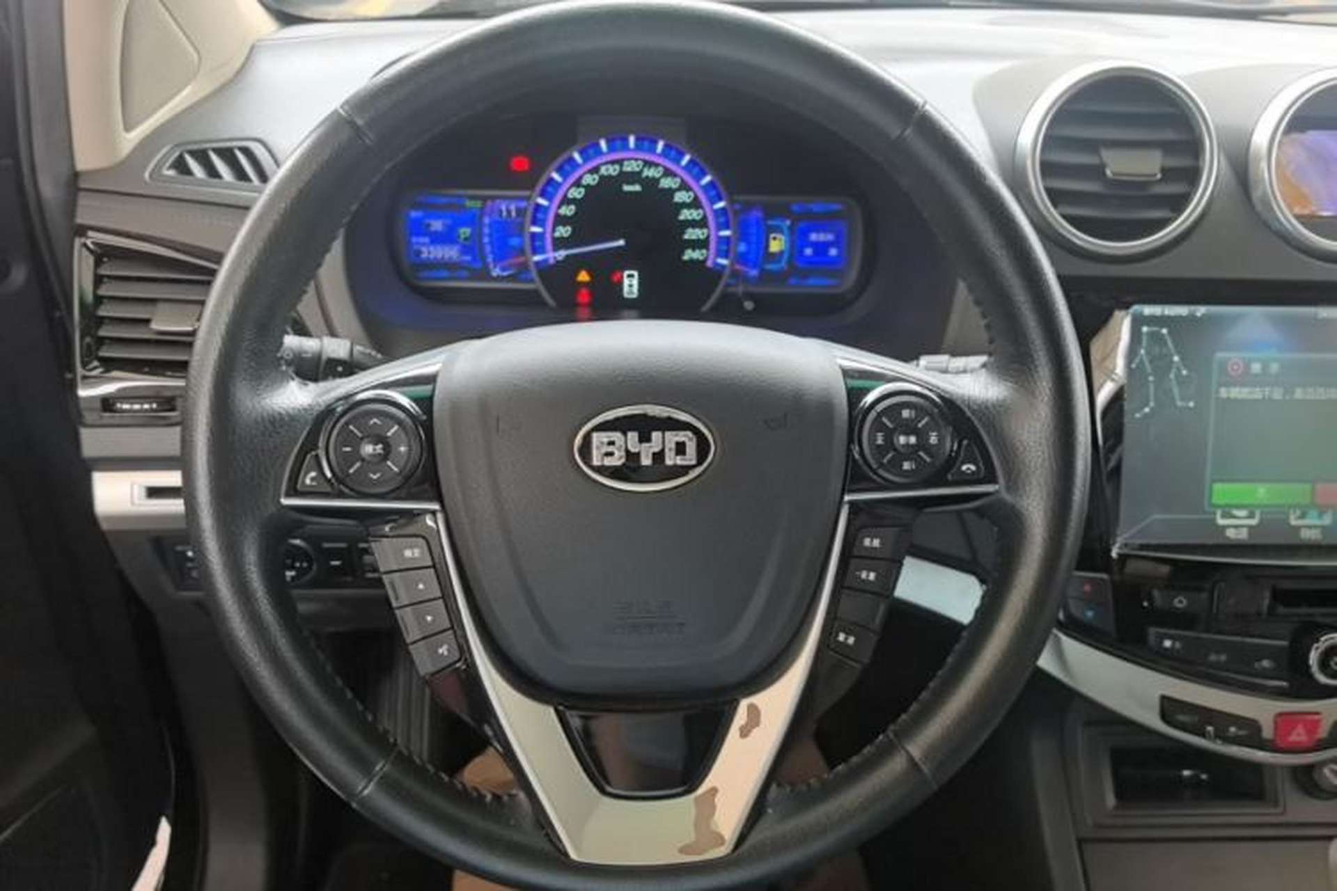 Used BYD S7 2015 2.0T Upgraded Automatic Luxury Version Steering Wheel