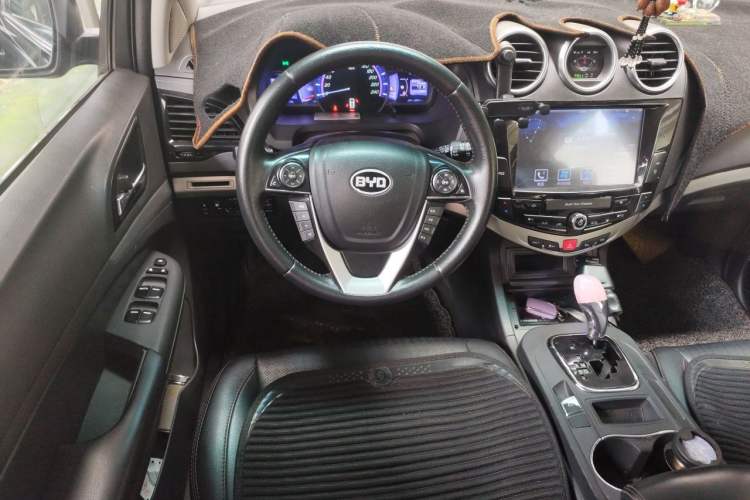Used BYD S7 2015 2.0T Upgraded Automatic Luxury Version Steering Wheel