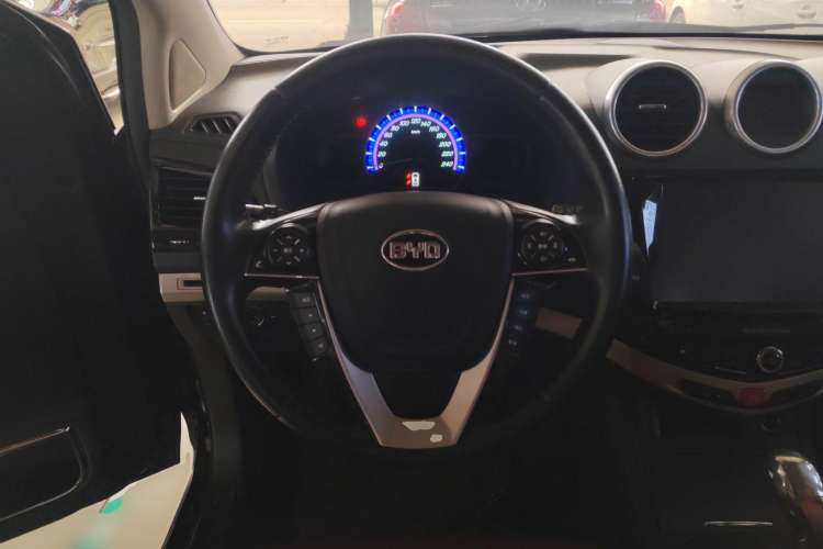 Used BYD S7 2015 2.0T Upgraded Automatic Luxury Version Steering Wheel