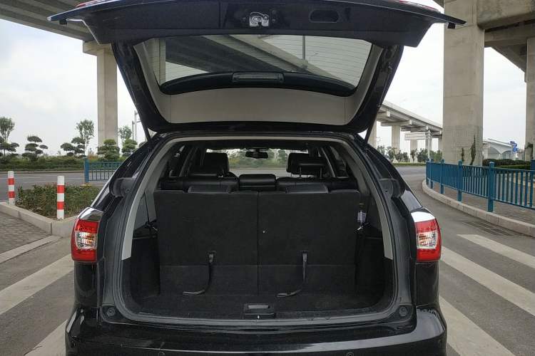 Used BYD S7 2015 2.0T Automatic Prestige Model Trunk