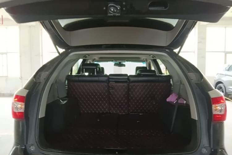 Used BYD S7 2015 2.0T Automatic Prestige Model Trunk