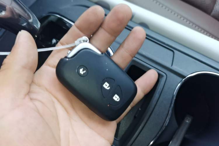 Used BYD S7 2015 2.0T Upgraded Automatic Luxury Version Vehicle Key