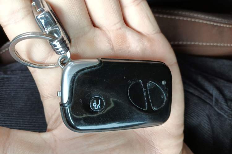 Used BYD S7 2015 2.0T Upgraded Automatic Luxury Version Vehicle Key