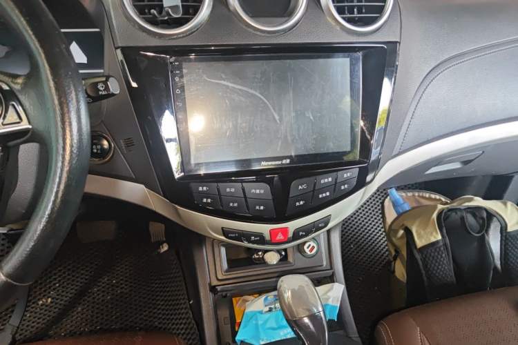 Used BYD S7 2015 2.0T Upgraded Automatic Luxury Version Audio And AC Panel