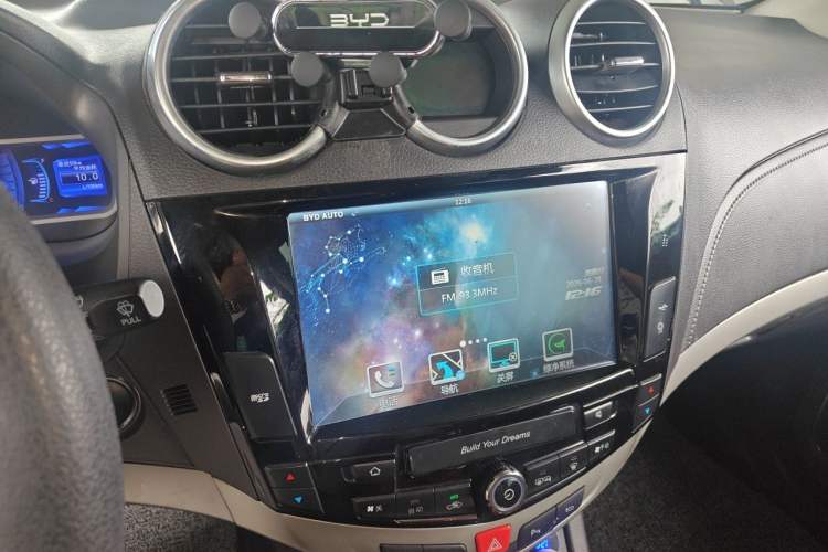 Used BYD S7 2015 2.0T Upgraded Automatic Luxury Version Audio And AC Panel