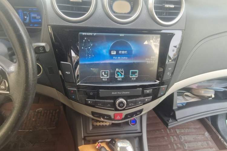 Used BYD S7 2015 2.0T Upgraded Automatic Luxury Version Audio And AC Panel
