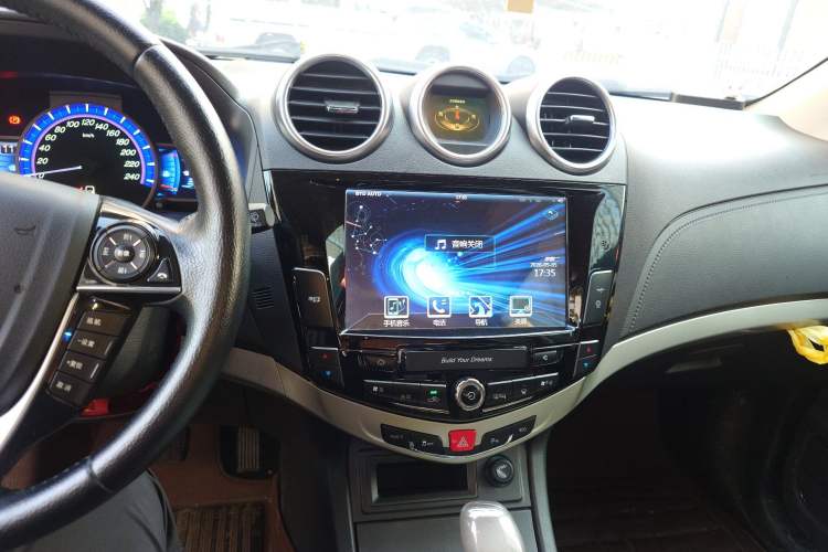 Used BYD S7 2015 2.0T Upgraded Automatic Luxury Version Audio And AC Panel