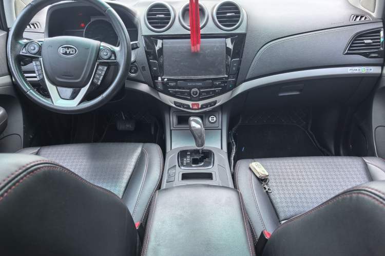 Used BYD S7 2015 2.0T Automatic Prestige Model Audio And AC Panel