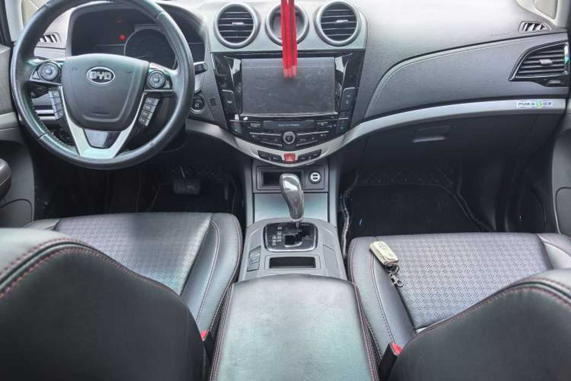 Used BYD S7 2015 2.0T Automatic Prestige Model Audio And AC Panel