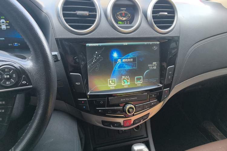 Used BYD S7 2015 2.0T Upgraded Automatic Flagship Version Audio And AC Panel