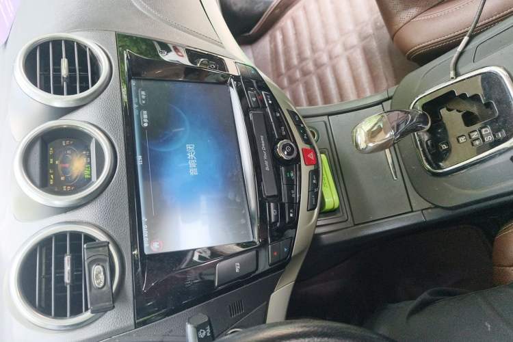 Used BYD S7 2015 2.0T Upgraded Automatic Luxury Version Audio And AC Panel
