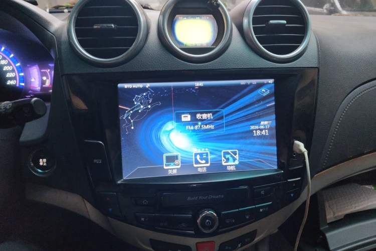 Used BYD S7 2015 2.0T Upgraded Automatic Luxury Version Audio And AC Panel