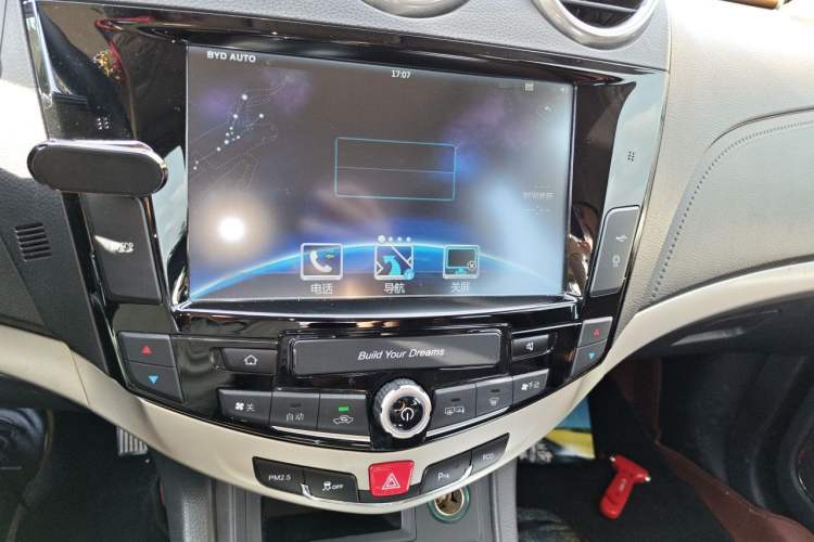 Used BYD S7 2015 2.0T Upgraded Automatic Luxury Version Audio And AC Panel
