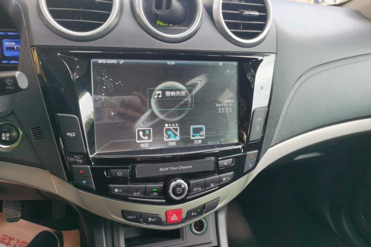 Used BYD S7 2015 1.5T Upgraded Manual Luxury Model Audio And AC Panel