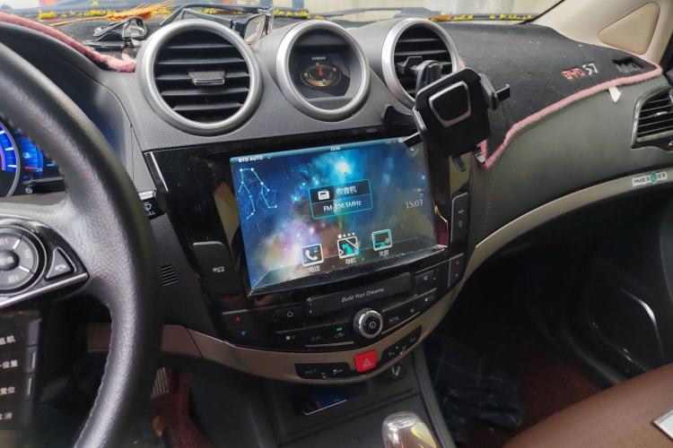 Used BYD S7 2015 2.0T Upgraded Automatic Luxury Version Audio And AC Panel