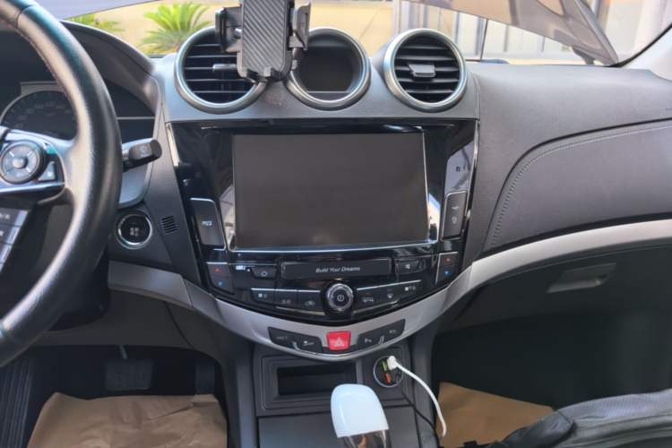 Used BYD S7 2015 2.0T Automatic Prestige Model Audio And AC Panel