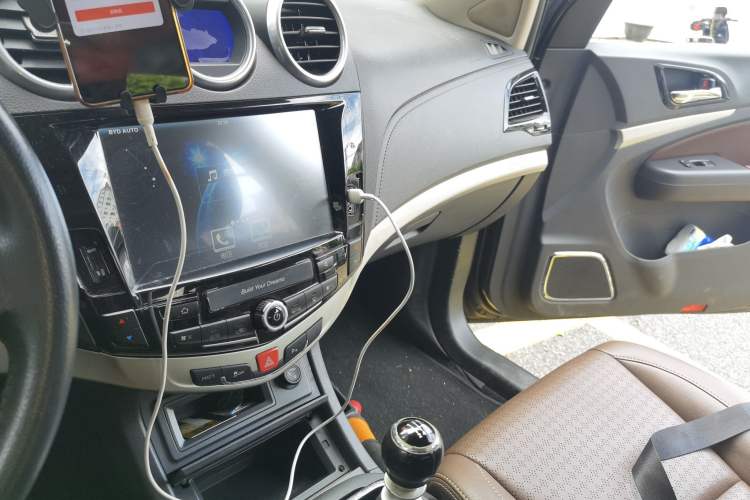 Used BYD S7 2015 1.5T Upgraded Manual Luxury Model Audio And AC Panel
