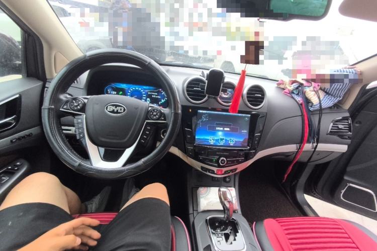 Used BYD S7 2015 2.0T Upgraded Automatic Flagship Version Center Console